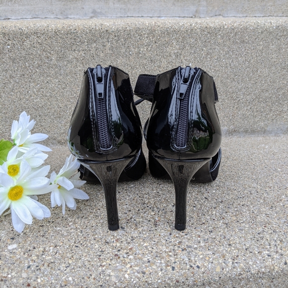 Black Dressy Heels With Back Zipper 7.5 - Picture 5 of 7